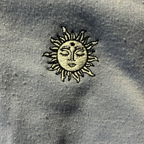 cropped long sleeve - Picture 3 of 3